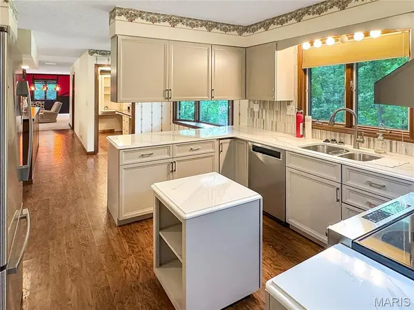 635 E Villa Ridge RD, Villa Ridge, MO 63089