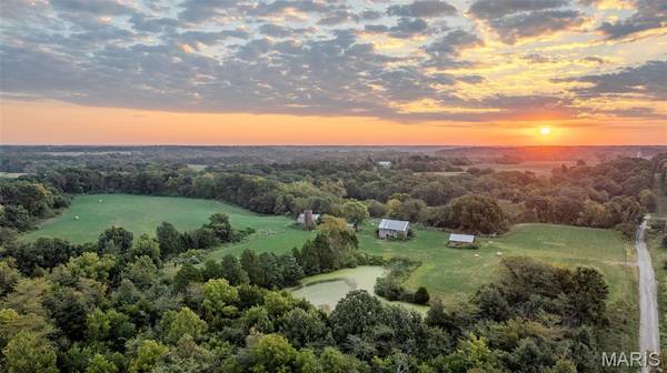 000 Victory RD, Medora, IL 62063