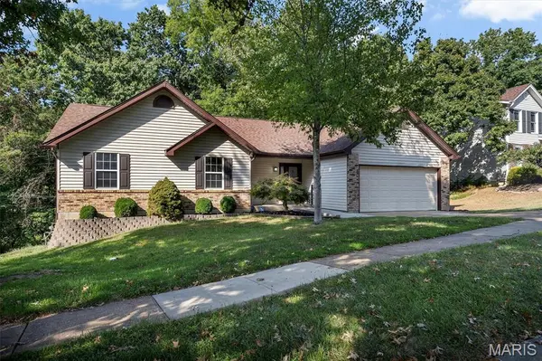 4731 McIlroy DR, Mehlville, MO 63128