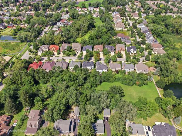 5725 S Wilmette AVE, Westmont, IL 60559