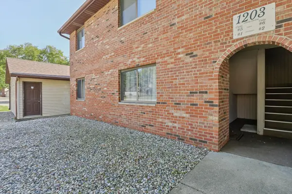 1203 Dean DR #1, Urbana, IL 61802