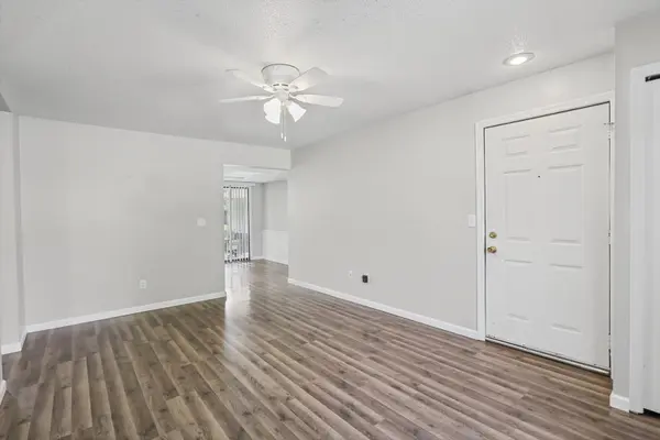 1203 Dean DR #1, Urbana, IL 61802