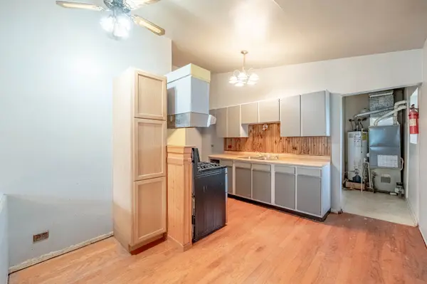 8410 W Bruce DR, Niles, IL 60714