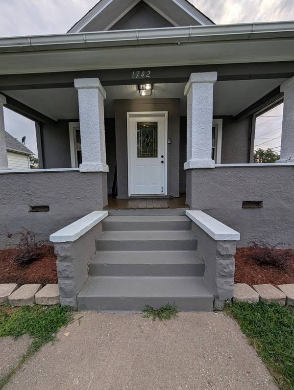1742 N Howell ST, Davenport, IA 52804