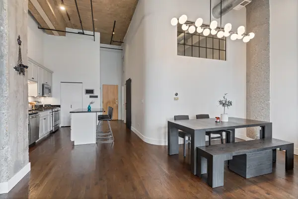 758 N Larrabee ST #319, Chicago, IL 60654