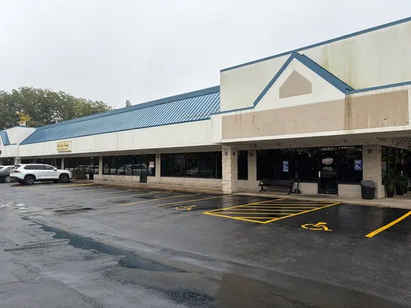 5255 Jersey Ridge RD, Davenport, IA 52807