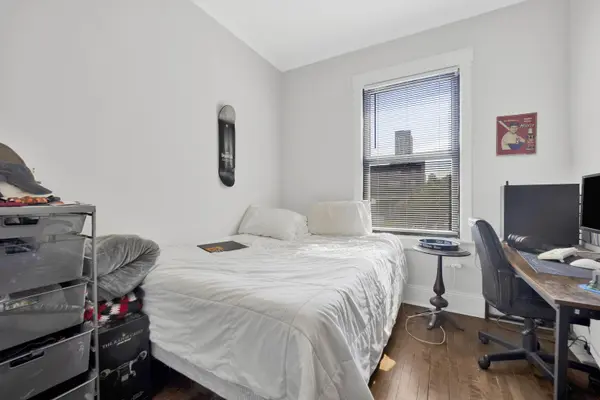 1000 W Dakin ST #2, Chicago, IL 60613