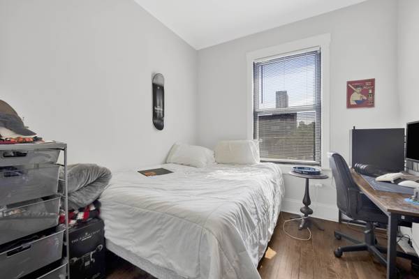 1000 W Dakin ST #2, Chicago, IL 60613