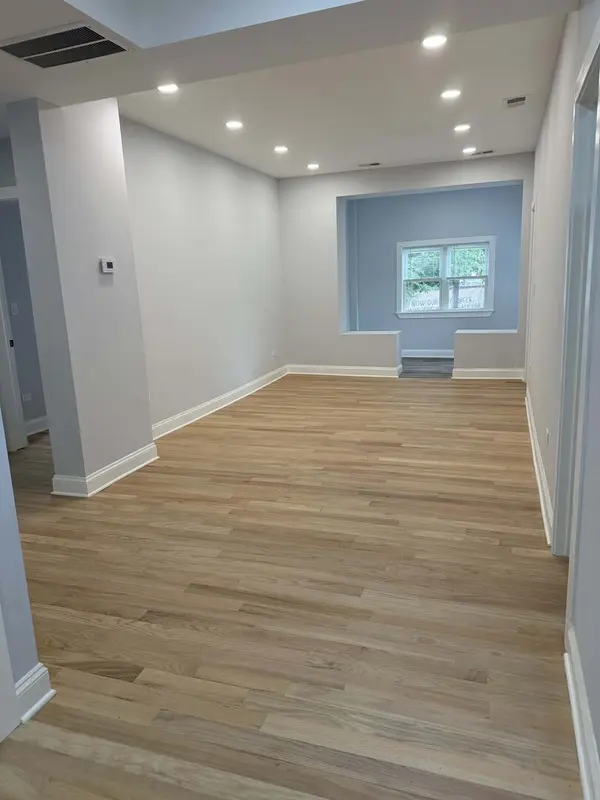 3801 W Belle Plaine AVE #2, Chicago, IL 60618