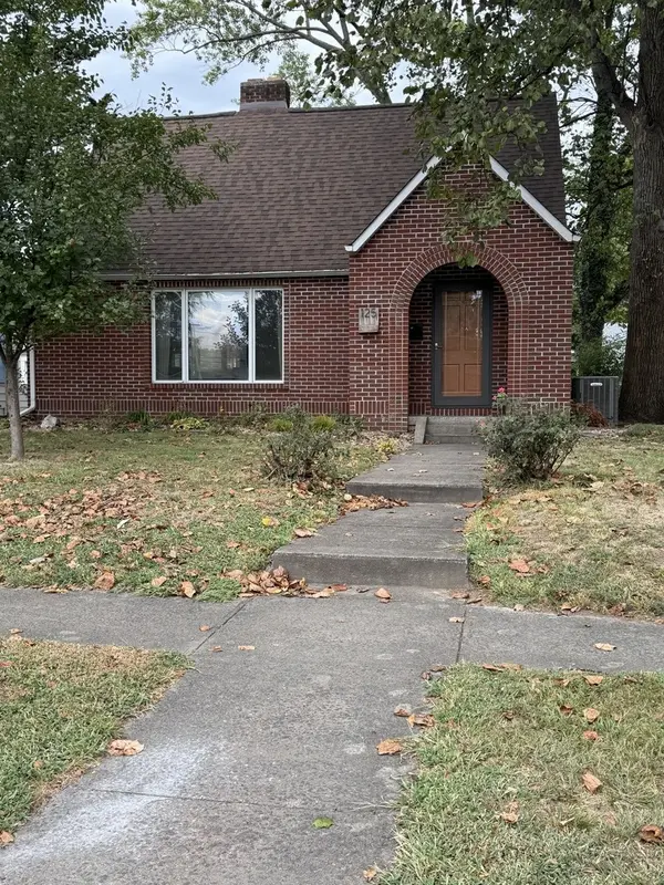125 S Onstott AVE, Duquoin, IL 62823