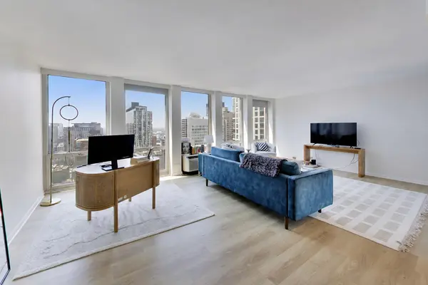 111 E Chestnut ST #35J, Chicago, IL 60611