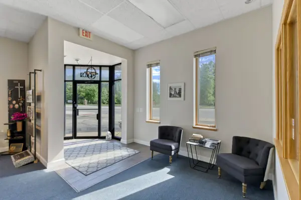 24 S Des Plaines River RD, Des Plaines, IL 60016