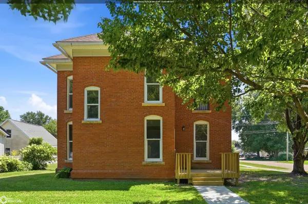 202 E Center ST, Winfield, IA 52659
