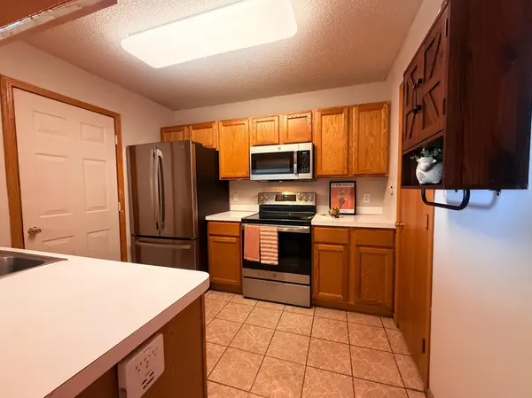 1825 Southcross DR W #2306, Burnsville, MN 55306