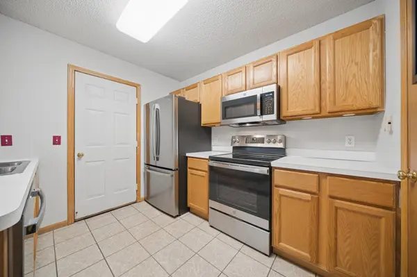 1825 Southcross DR W #2306, Burnsville, MN 55306