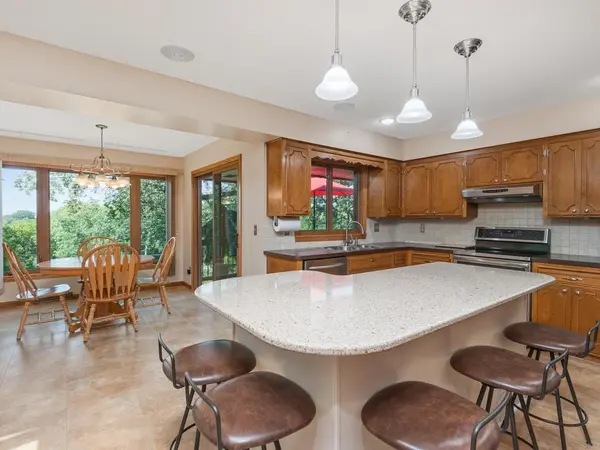 100 Marcin LN, Burnsville, MN 55337
