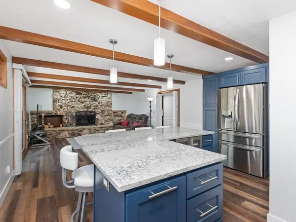 100 Marcin LN, Burnsville, MN 55337