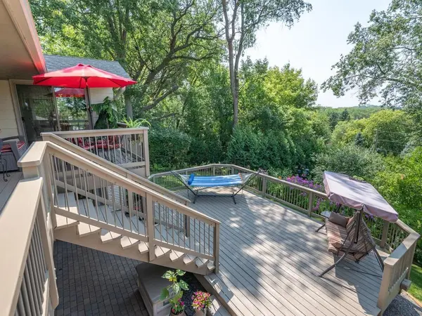 100 Marcin LN, Burnsville, MN 55337