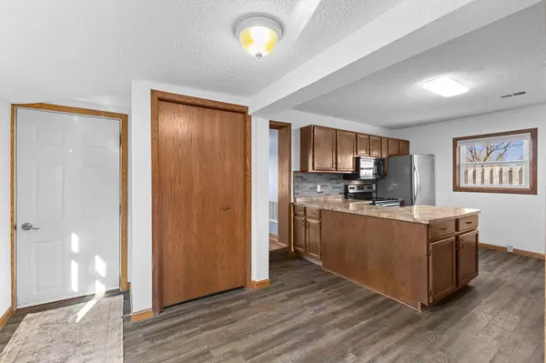 312 2nd ST N, Delano, MN 55328