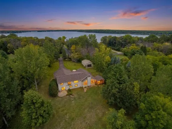 10243 John TRL, Chisago City, MN 55013