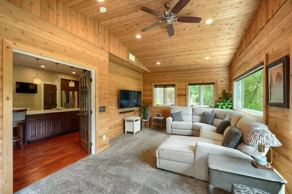 17141 Jefferson CT, Lakeville, MN 55044
