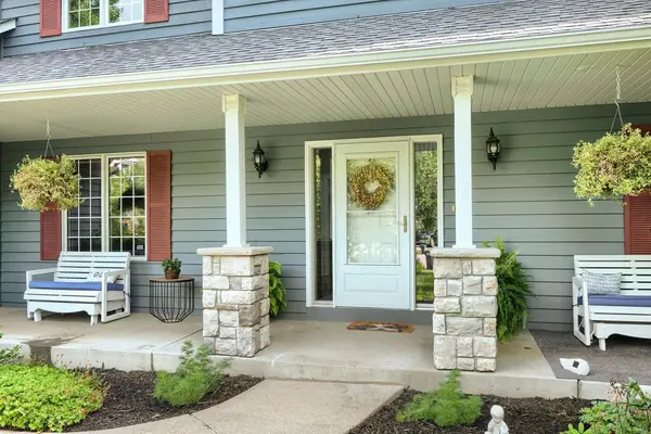 17141 Jefferson CT, Lakeville, MN 55044