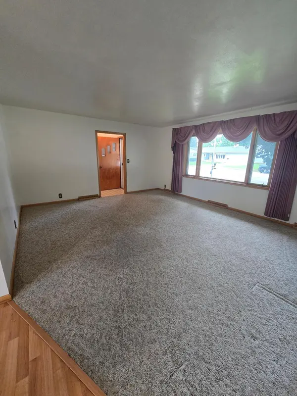 1112 6th AVE SW, Pipestone, MN 56164