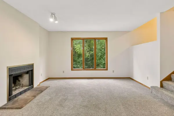 1432 Willow Creek LN, Shoreview, MN 55126