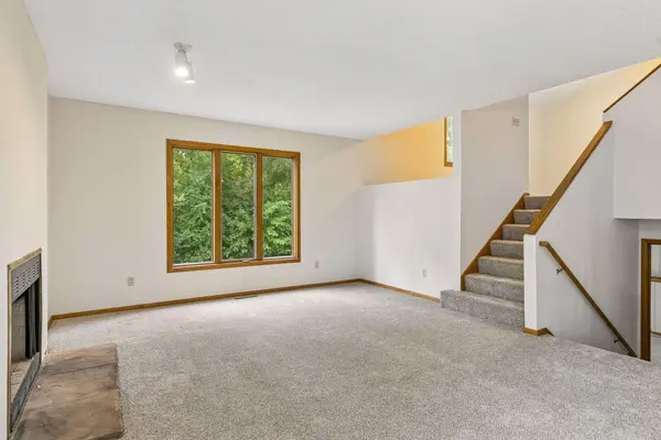 1432 Willow Creek LN, Shoreview, MN 55126