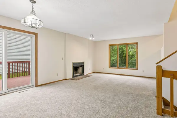 1432 Willow Creek LN, Shoreview, MN 55126