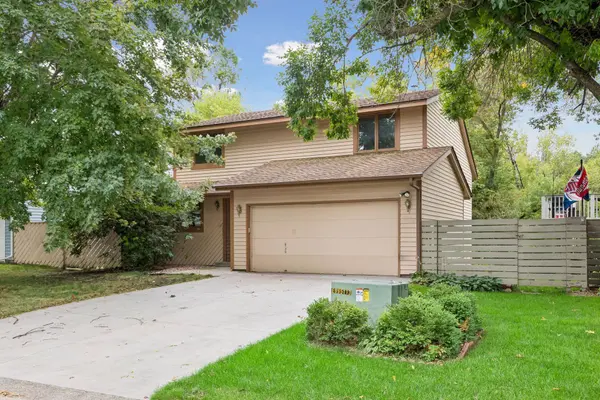 1432 Willow Creek LN, Shoreview, MN 55126