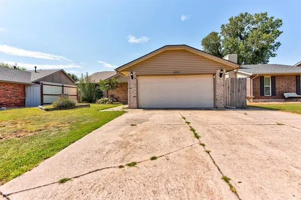 1030 Walsh LN, Yukon, OK 73099