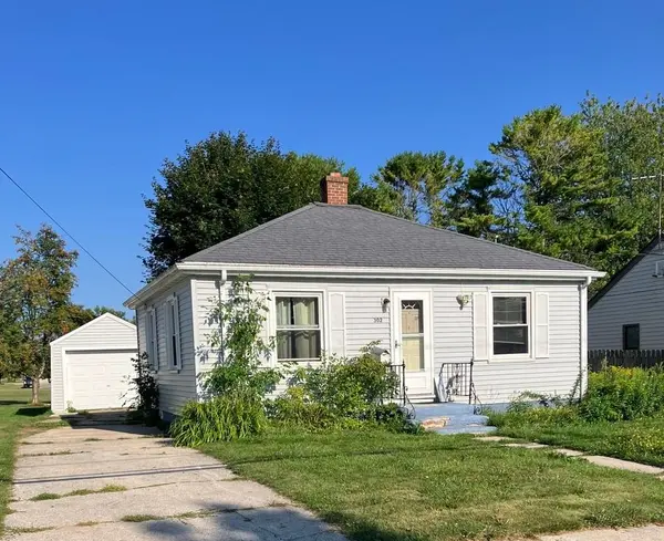 302 CHURCH ST, Algoma, WI 54201-1037