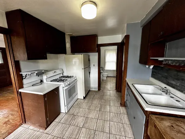 809 9TH ST, Waupaca, WI 54981