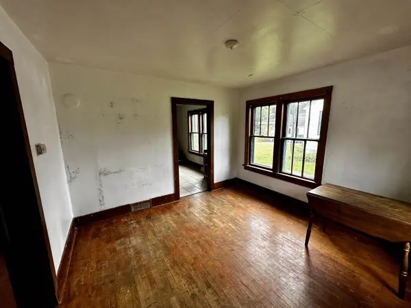 809 9TH ST, Waupaca, WI 54981