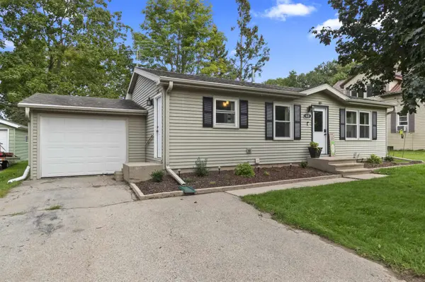 420 S MILWAUKEE AVE, Oconto Falls, WI 54154