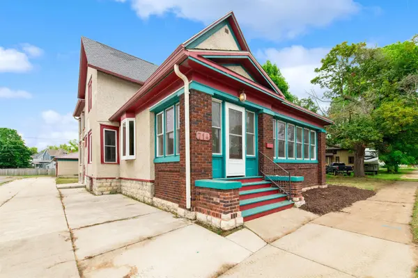 714 14TH AVE, Menominee, MI 49858