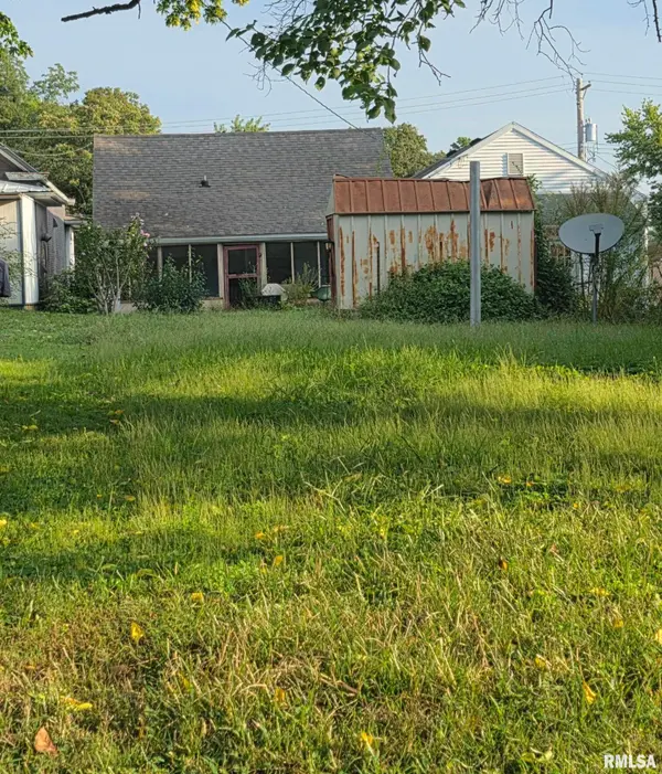 1304 ELM ST, Quincy, IL 62301