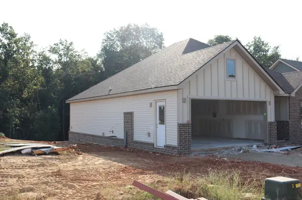 597 Willow Park Dr, Clarksville, TN 37043