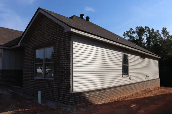 597 Willow Park Dr, Clarksville, TN 37043