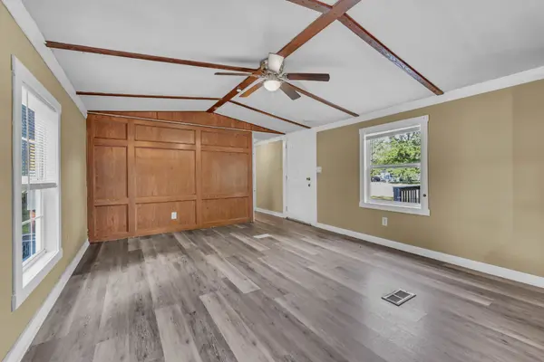2558 Liverpool Rd, Woodlawn, TN 37191