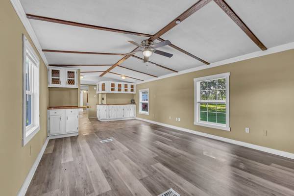 2558 Liverpool Rd, Woodlawn, TN 37191