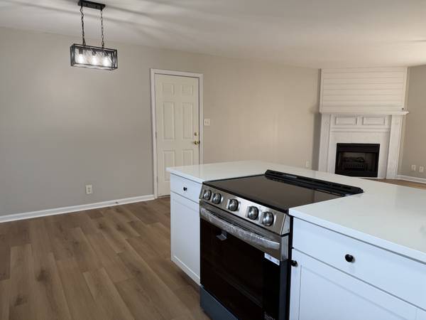 110 Chase Ct, Oak Grove, KY 42262