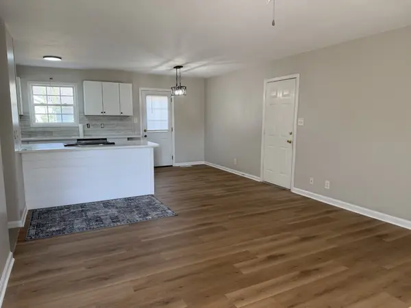 110 Chase Ct, Oak Grove, KY 42262