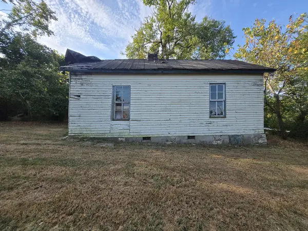 704 N Water St, Columbia, TN 38401