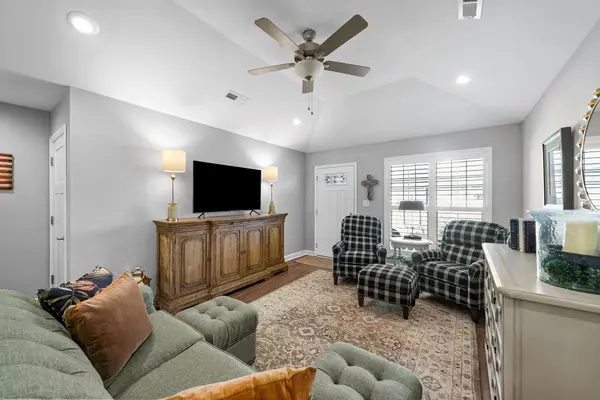 521 Justify Dr, Hopkinsville, KY 42240