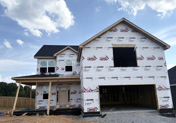 810 Cedar Wood Dr, Clarksville, TN 37043