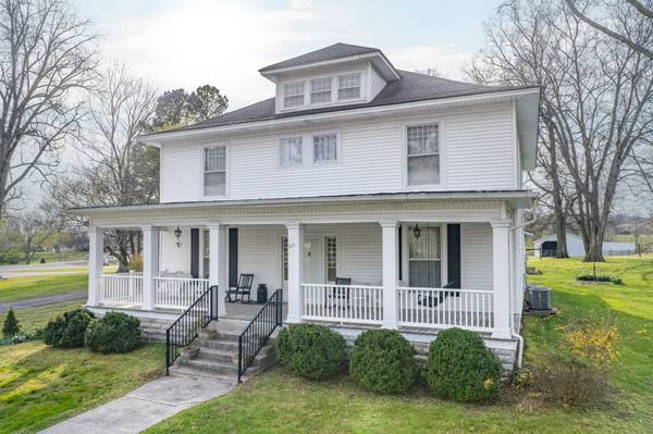 317 N Main St, Cornersville, TN 37047