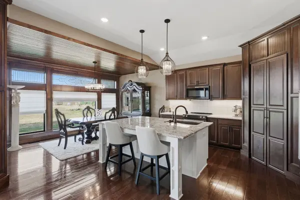 229 W Lakeside Dr, Cheney, KS 67025