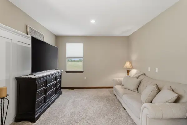 229 W Lakeside Dr, Cheney, KS 67025